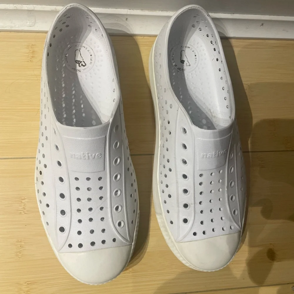Native Jefferson Kids Water Shoes - White size J5